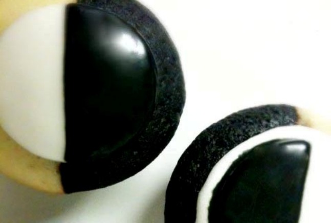 Black and White Cupcakes