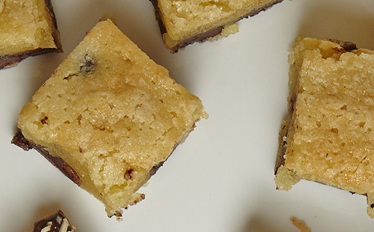 ALMOND BLONDIES