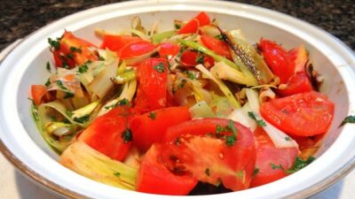 braised leeks and tomatoes