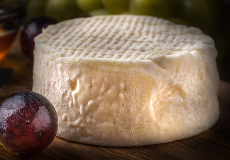 Baked brie with herbed grapes