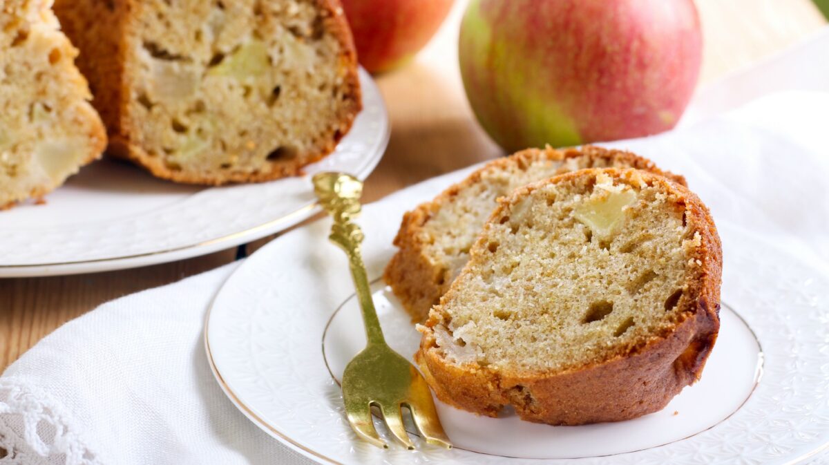 Caramel Apple Bundt Cake