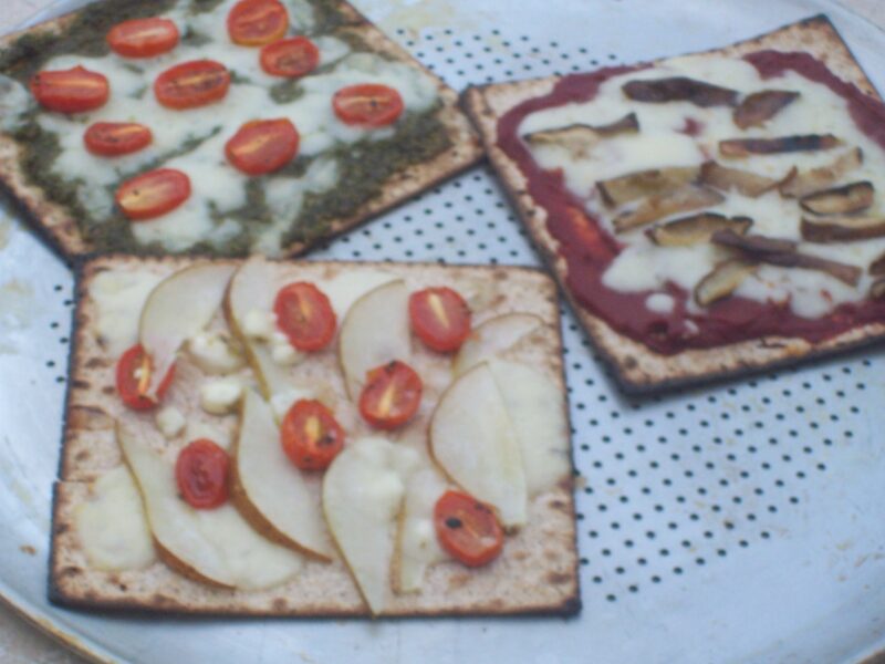 Caramelized Onion Matzo Pizza