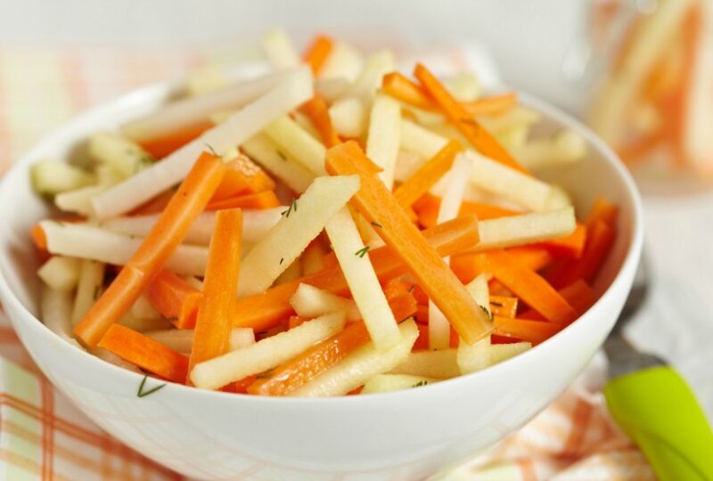 carrot and kohlrabi slaw