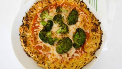 Low Calorie Cauliflower Crust Pizza