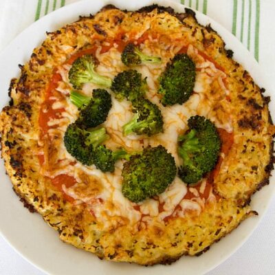 Low Calorie Cauliflower Crust Pizza