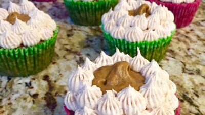 Chai Cupcakes with Pumpkin Pie Filling and Cinnamon Buttercream