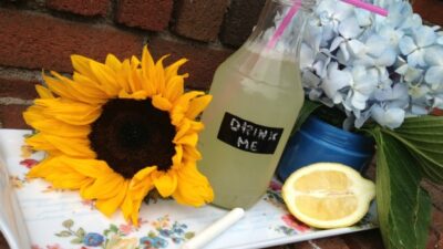 chalk board bottles with lemonade