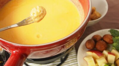Cheddar and Beer Fondue