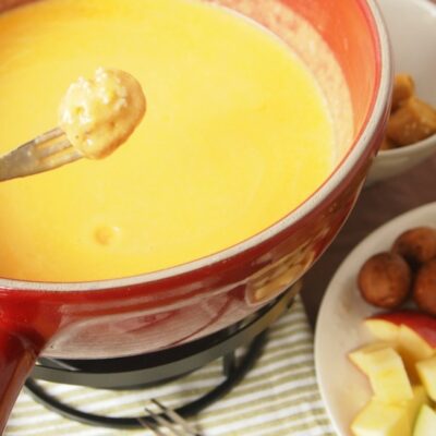 Cheddar and Beer Fondue