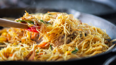 chinese chicken and noodles