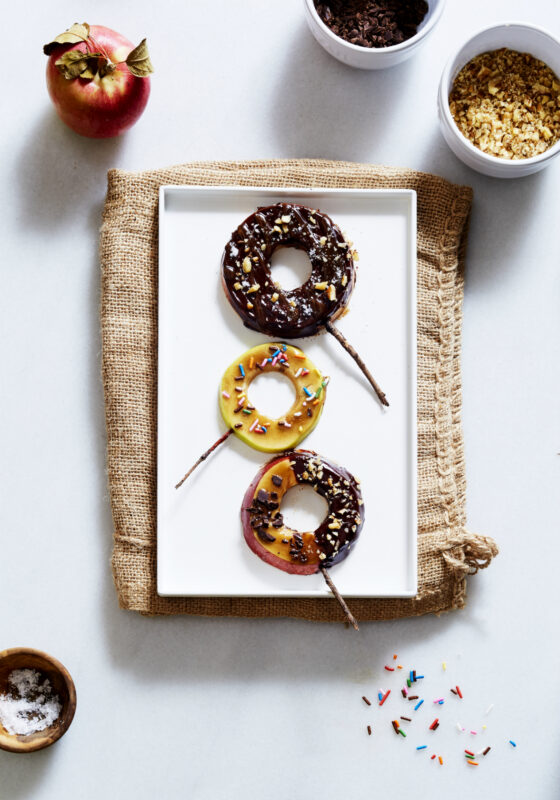 Chocolate and Caramel Dipped Apple Pops_2