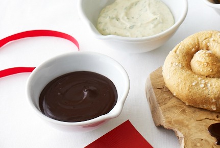 chocolate sauce