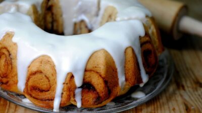 cinnamon bun cake final