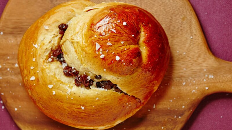 Cinnamon Raisin Swirl Challah