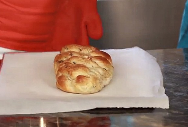 cinnamon raisin walnut challah