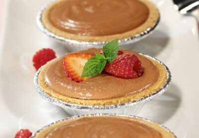Cocoa-Berry Yogurt Tarts
