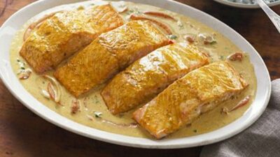 coconut curry salmon.jpg