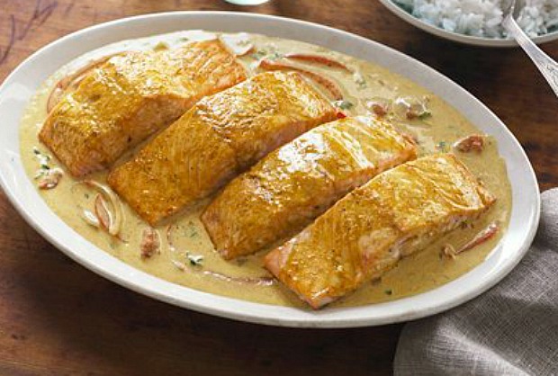 coconut curry salmon.jpg