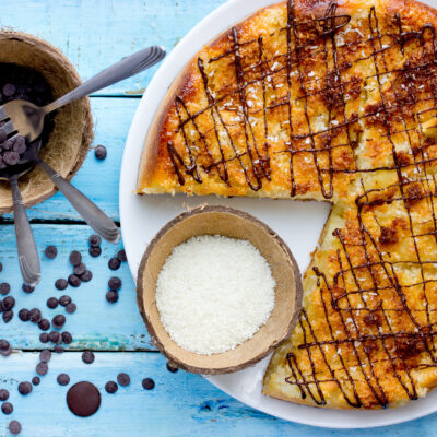 coconut macaroon cake - giant macaroon