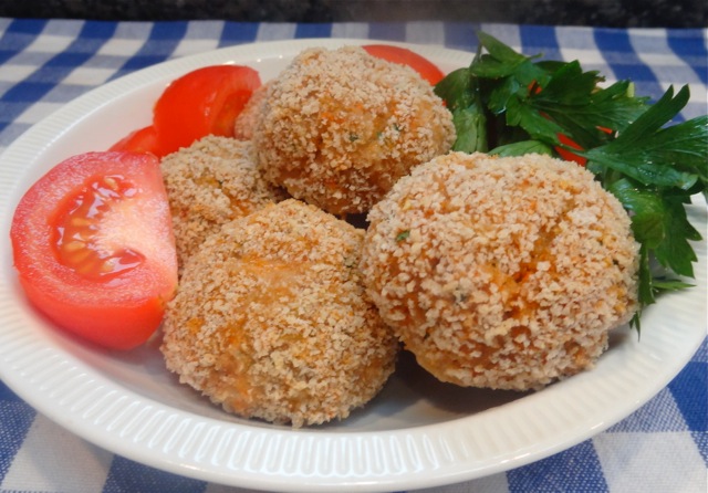 crispy turkey veggie meatballs