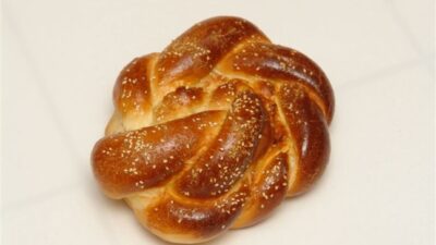 crown challah with sesame