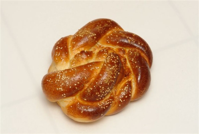 crown challah with sesame
