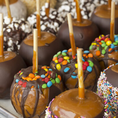 deluxe caramel apples