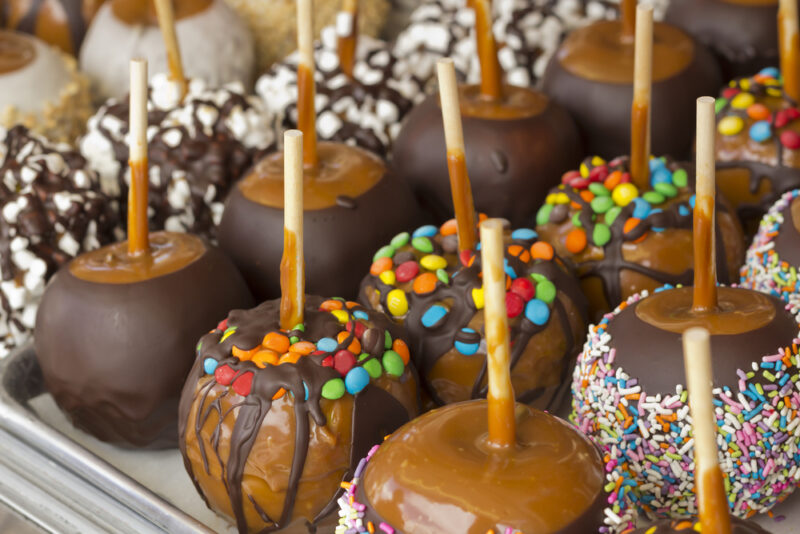 deluxe caramel apples