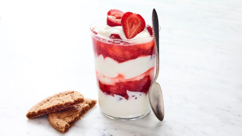 STRAWBERRY RHUBARB PARFAIT