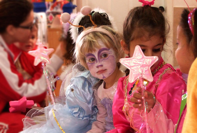 DIY Kosher – Purim Crafts, Costumes & Mishloach Manot