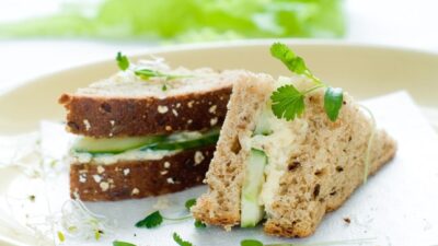 egg salad with cucumber1