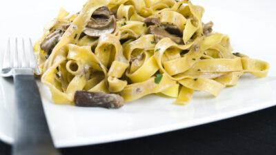 fettuccini-alfredo-vegan