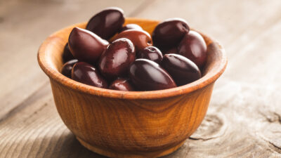 fried olives and garlic