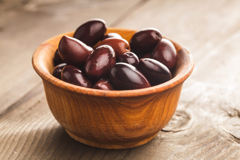 fried olives and garlic