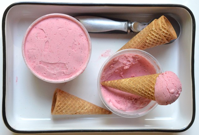 Frozen Strawberry Yogurt