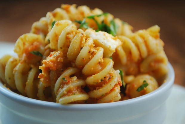 fusilli with goat cheese, red peppers and basil