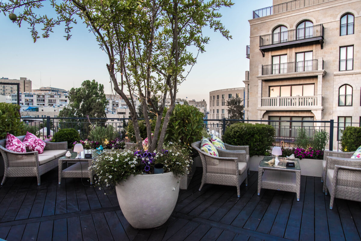 Waldorf Garden Terrace