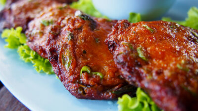 gefilte fish in tomato sauce