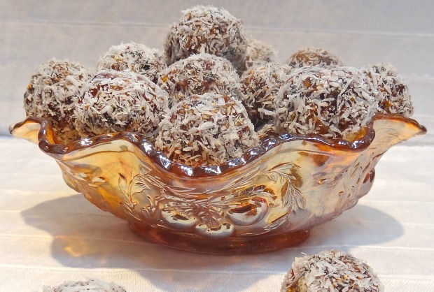 Fruit Filled Snack Balls