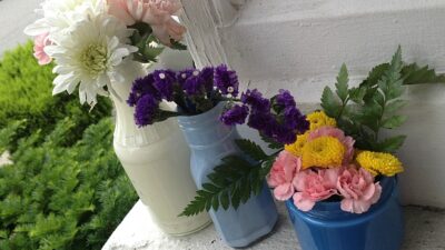 gold's bud vases