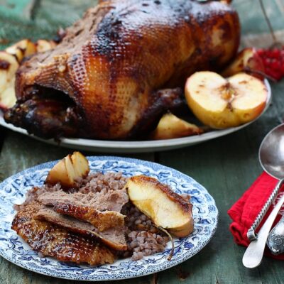 goose with caramel apples