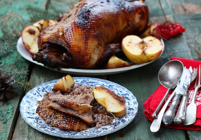 goose with caramel apples