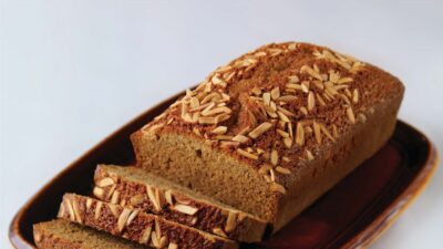 Grandma Goldberg&rsquo;s Honey Cake