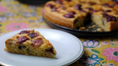 Red Grape Cake