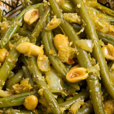 green beans with peanuts