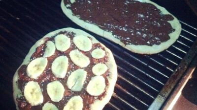 grilled dessert pizza