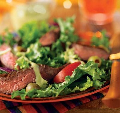 grilled-skirt-steak-salad-with-creamy-avocado-dressing