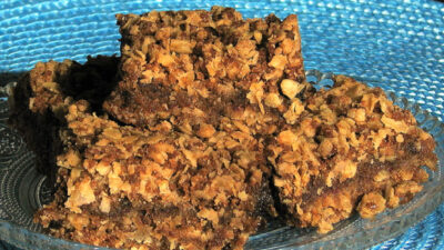 Heavenly Israeli Date Squares