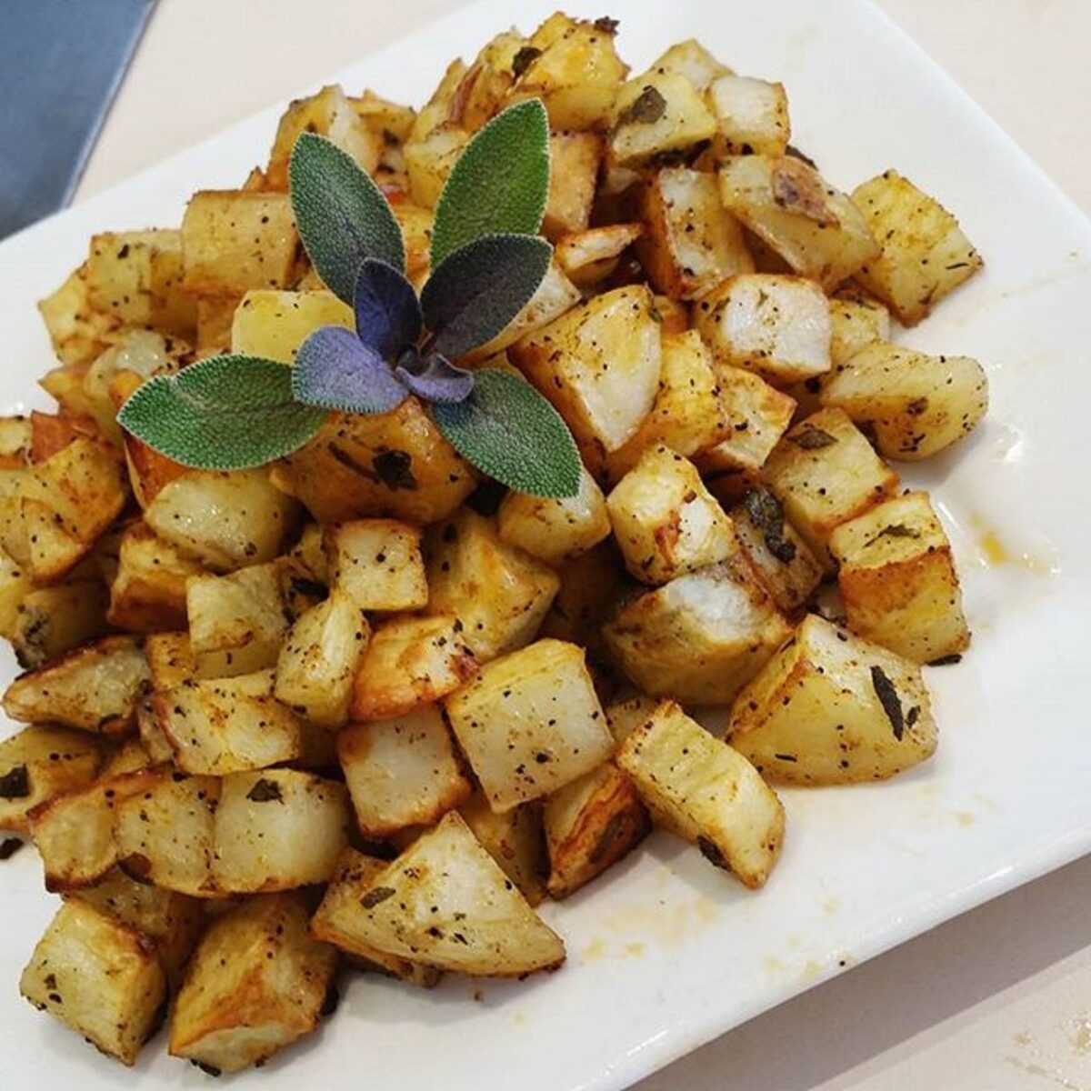 HERBED POTATO HASH