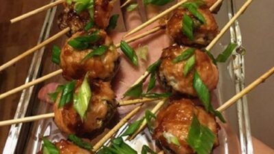 STUFFED MUSHROOM SKEWERS WITH HOISIN CHICKEN